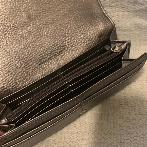 Michael Kors Leather Tri-Fold Wallet - Picture 2 of 3
